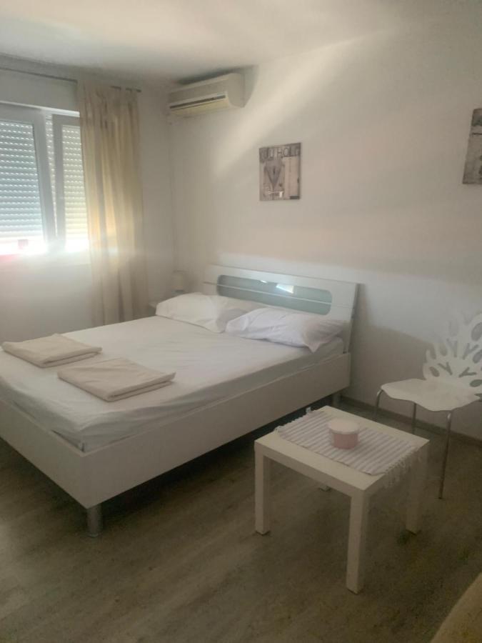 קריקווניצה Sanela- Apartman Za Bezbrizan Odmor מראה חיצוני תמונה